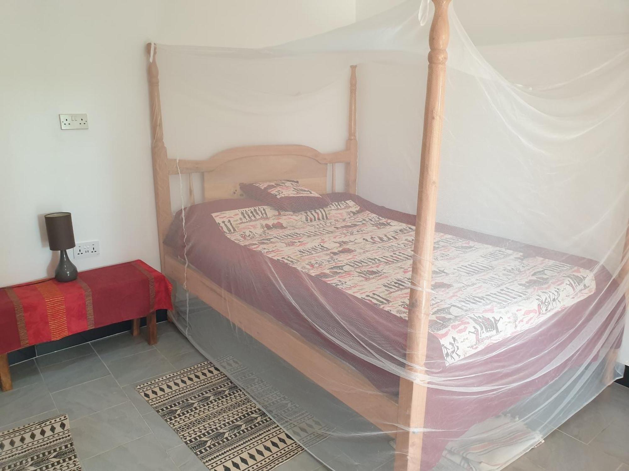 Alison & Dave'S Guesthouse Εντέμπε Εξωτερικό φωτογραφία